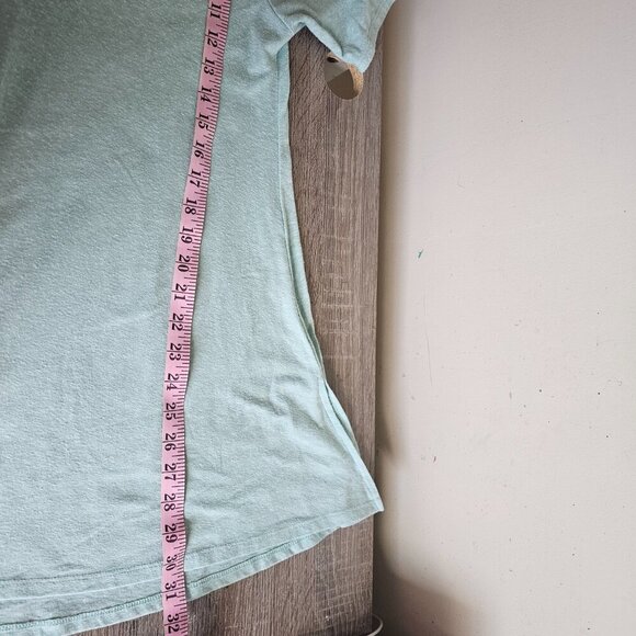 LuLaRoe Classic T-Shirt Women’s XL Green Solid Short Sleeve Flowy Relaxed Fit - Picture 4 of 6